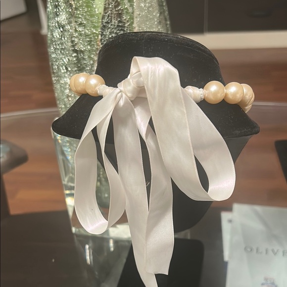 Elegant Cream Pearl Necklace!! Classy is never loud!! - Picture 3 of 4